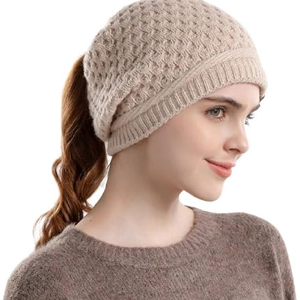 Women's winter hat - Knitted hat - Knitted hat with ponytail opening - Oversized cable-knit winter hat - Hat with skull motif
