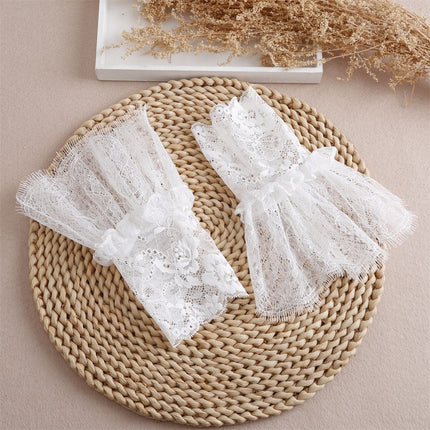 4pcs  gloves with white sleeves and women's sexy lace elastic bracelet cuffs, suitable for role-playing, weddings, tea parties, and masquerade parties.  White