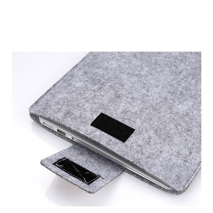 13-inch wool felt sleeve for MacBook Pro and Air, light gray