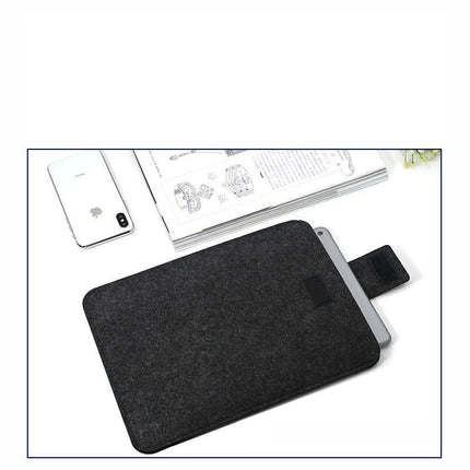 13-inch wool felt sleeve for MacBook Pro and Air, light gray