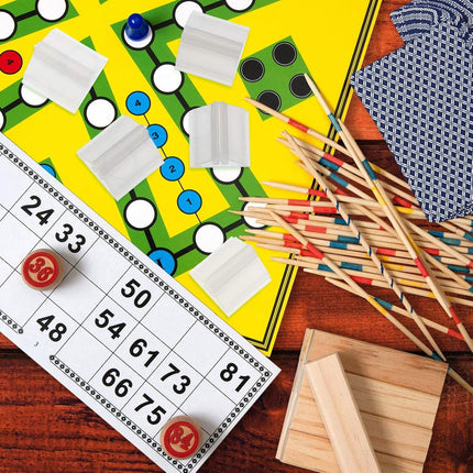 48 Pieces Plastic Game Piece Card Stands Clear Game Card Display Holders Picture Stands Markers DIY Playing or Board Party avor Photos Memos Pictures Display, 0.7 x 0.63 Inches