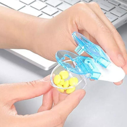 Portable Pill Taker Remover Easy To Take Out Travel Tablet Dispenser Pills Extractor Tool For Elderly
