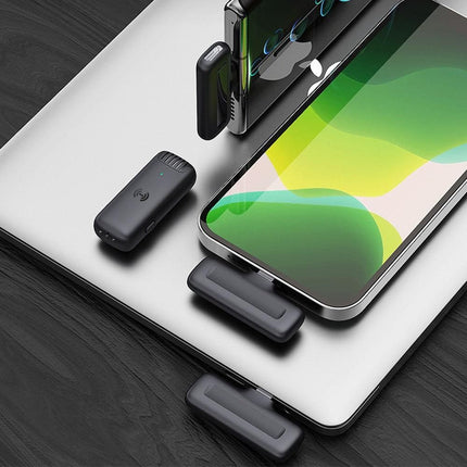 Wireless Lavalier Lapel Microphone for Phone Tablet iPhone iPad Vlog Live Stream Lightning Interface
